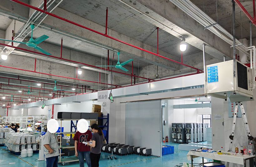 工業(yè)省電空調(diào)設(shè)備-臥式管道機型,工業(yè)車間崗位降溫.jpg